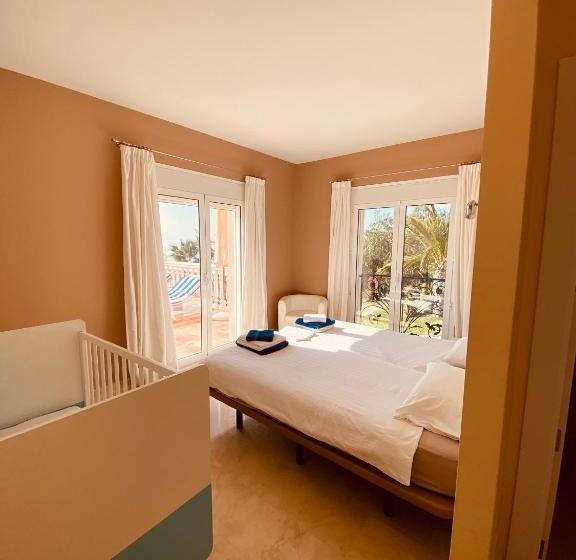 リゾートホテル La Perla De Torrenueva