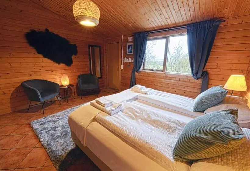 Farmhotel Efstidalur