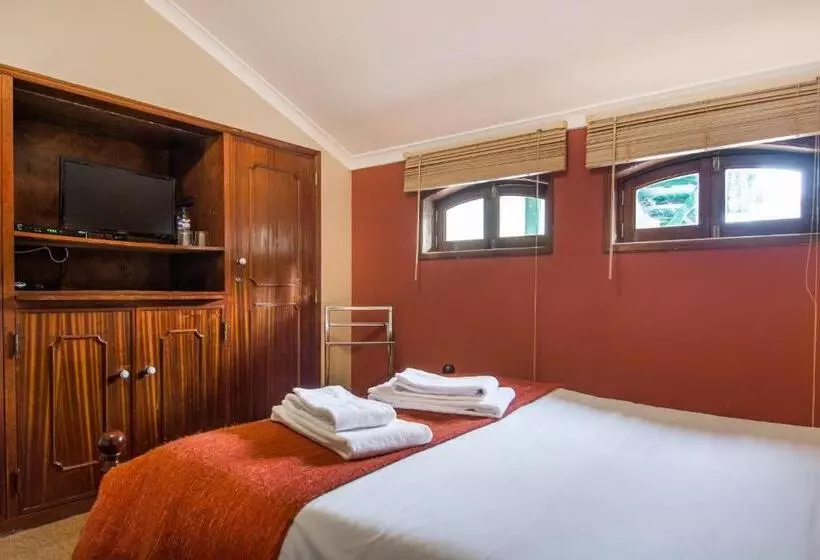 Majatalo Chalet Relogio Guesthouse