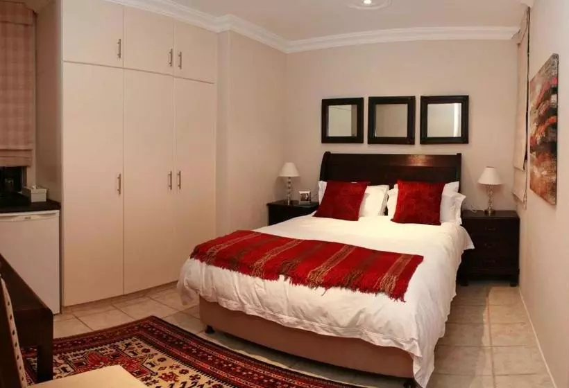 پانسیون Lembali Lodge Luxury Guesthouse