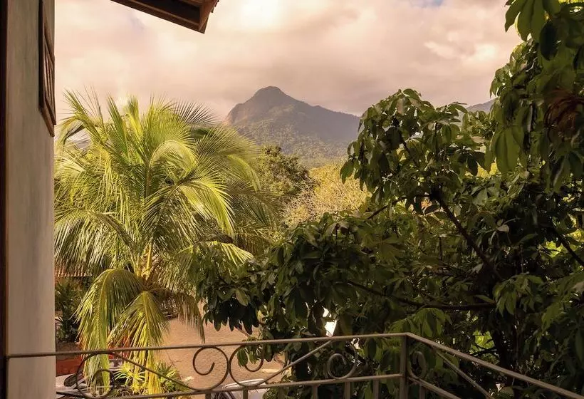 پانسیون Pousada Atiaia