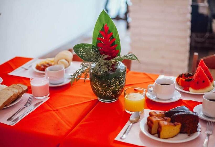 ペンション Pousada Chale Suisso