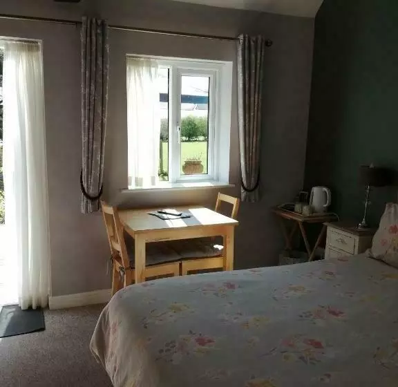 Majatalo Risley Guest House