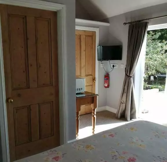 Majatalo Risley Guest House