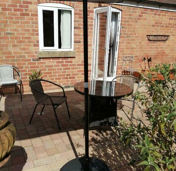 פנסיון Risley Guest House