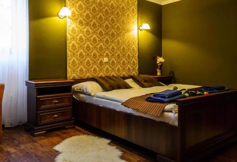 ペンション Zámecký Penzion Rotunda