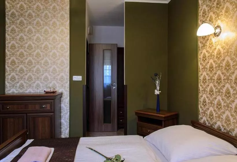 ペンション Zámecký Penzion Rotunda