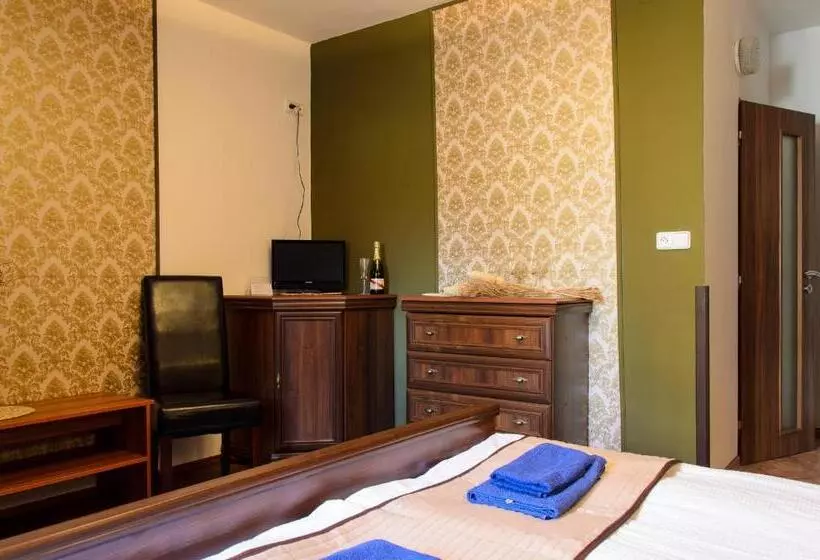 ペンション Zámecký Penzion Rotunda