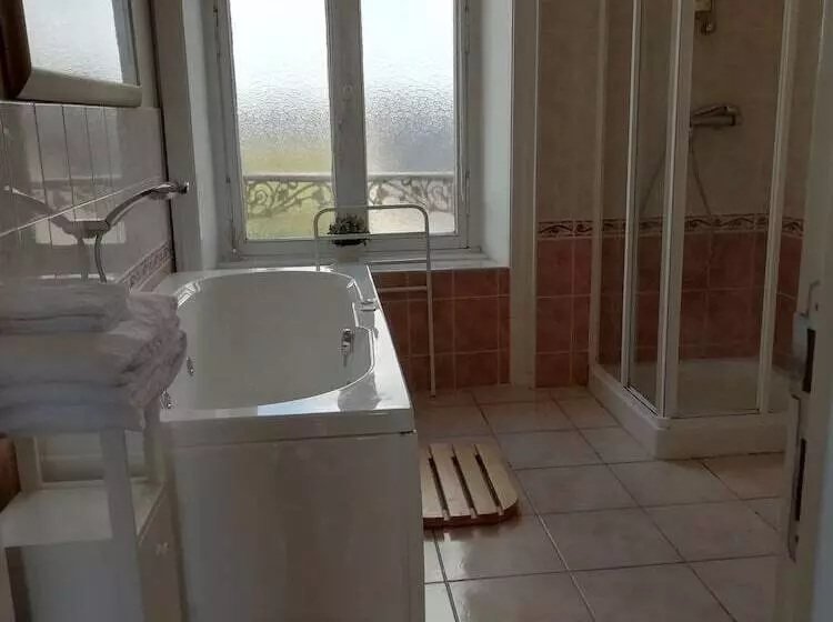ベッドアンドブレックファースト Chambres D Hotes Vue De La Rance