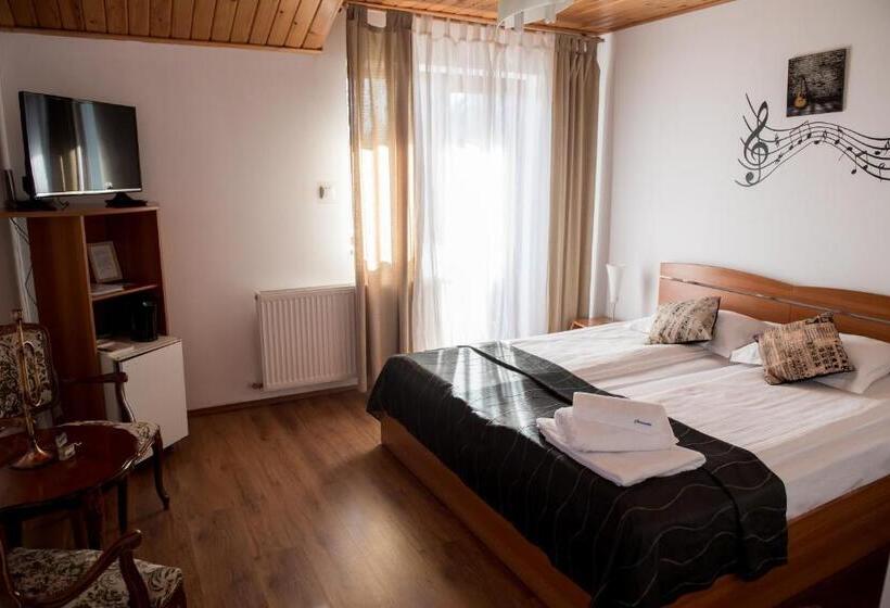 פנסיון Camere De Inchiriat Cascada