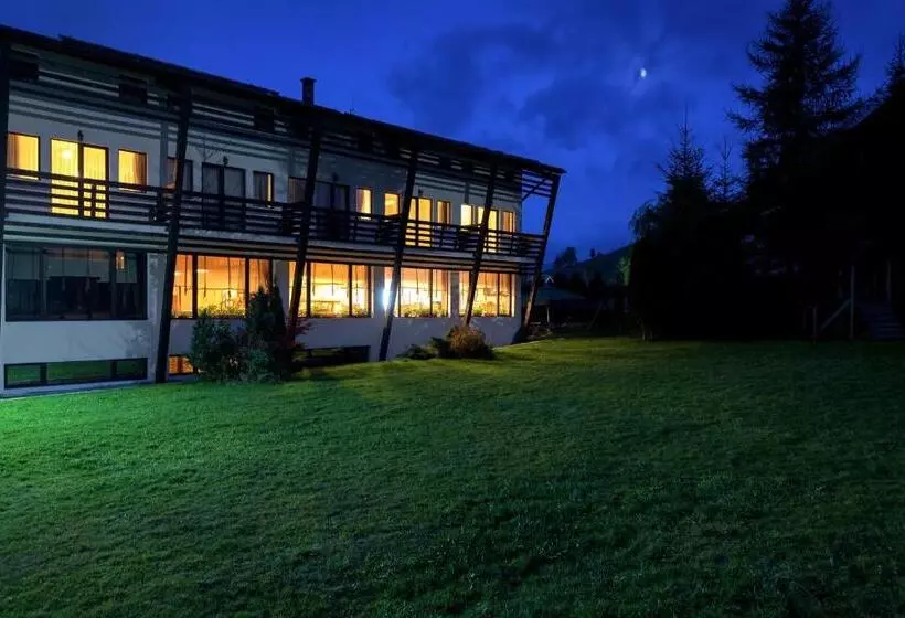 ペンション Casa Muntelui