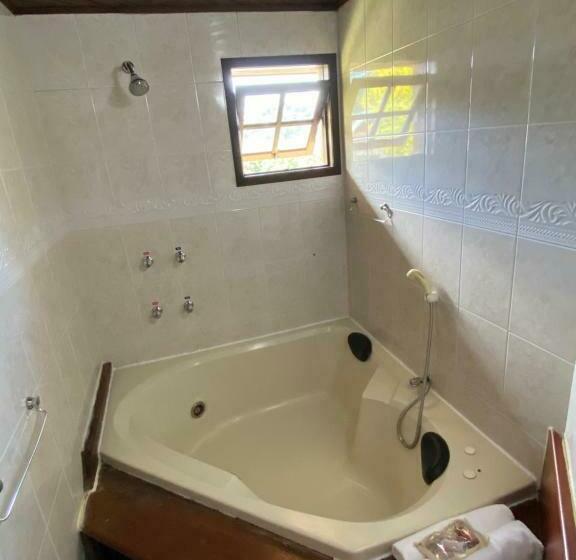 پانسیون Pousada 3 Pinheiros A 400m Do Museu Automotivo Carde