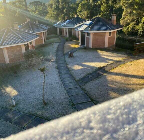 پانسیون Pousada 3 Pinheiros A 400m Do Museu Automotivo Carde