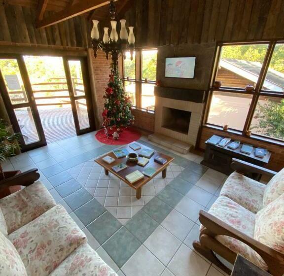 پانسیون Pousada 3 Pinheiros A 400m Do Museu Automotivo Carde