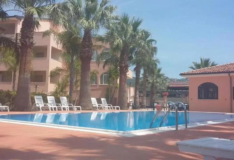 Villa Laura Residence Hotel Apartments & Studios