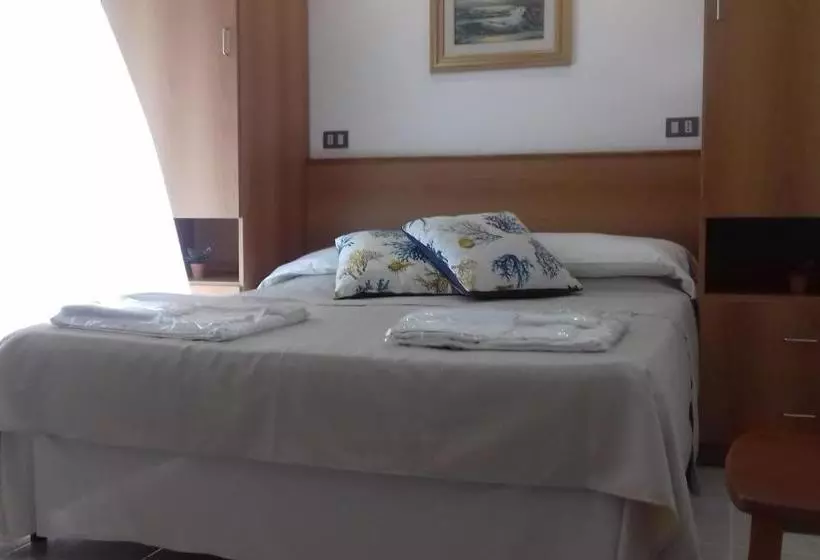 Villa Laura Residence Hotel Apartments & Studios