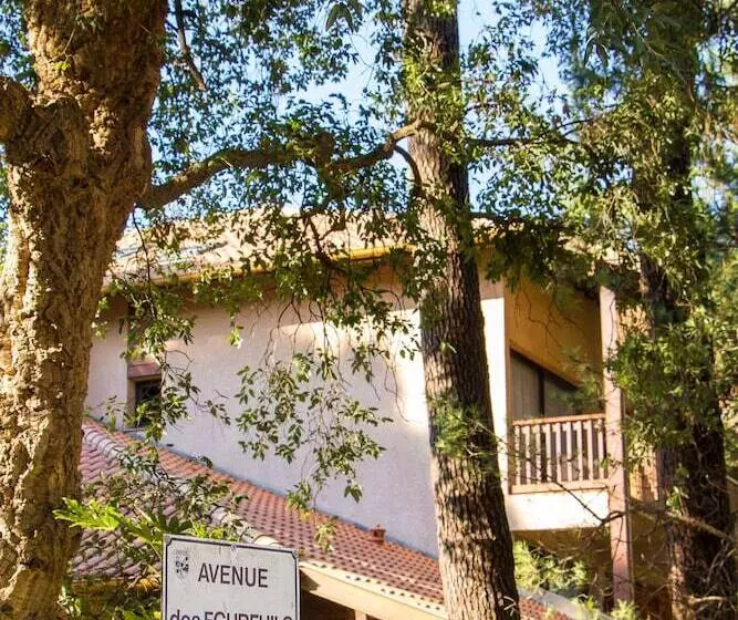 Résidence Hôtelière Les Acanthes