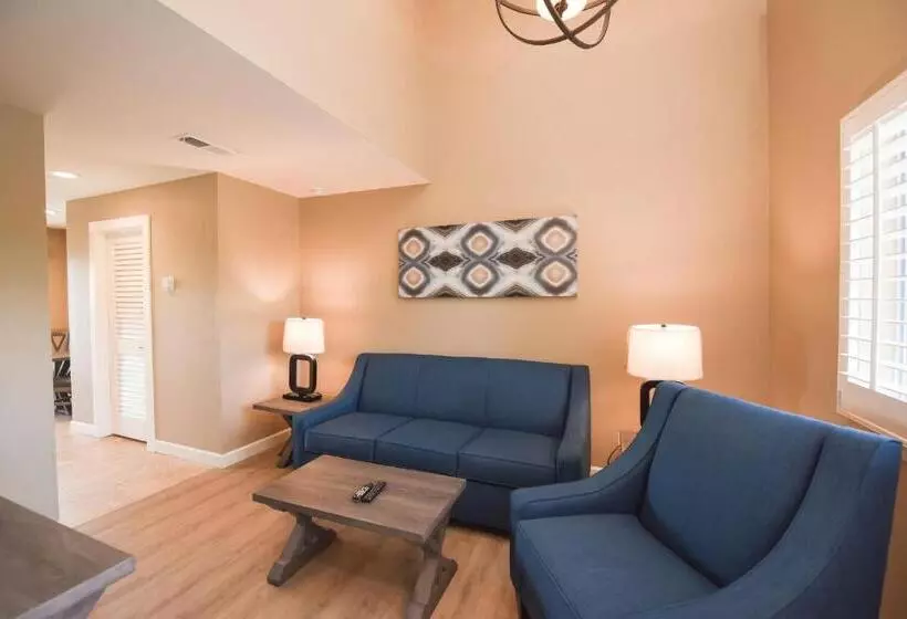 Retkeilymaja Waterside Suites And Marina