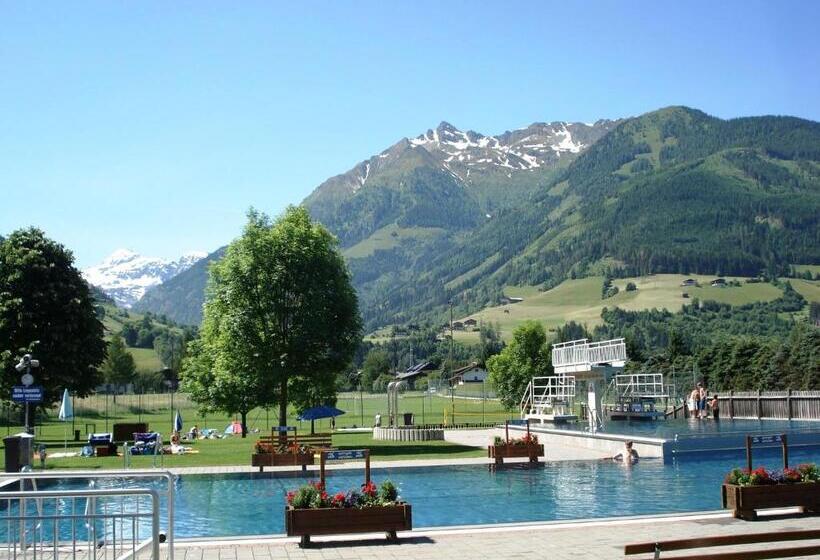 ペンション Golf & Ski Chalet