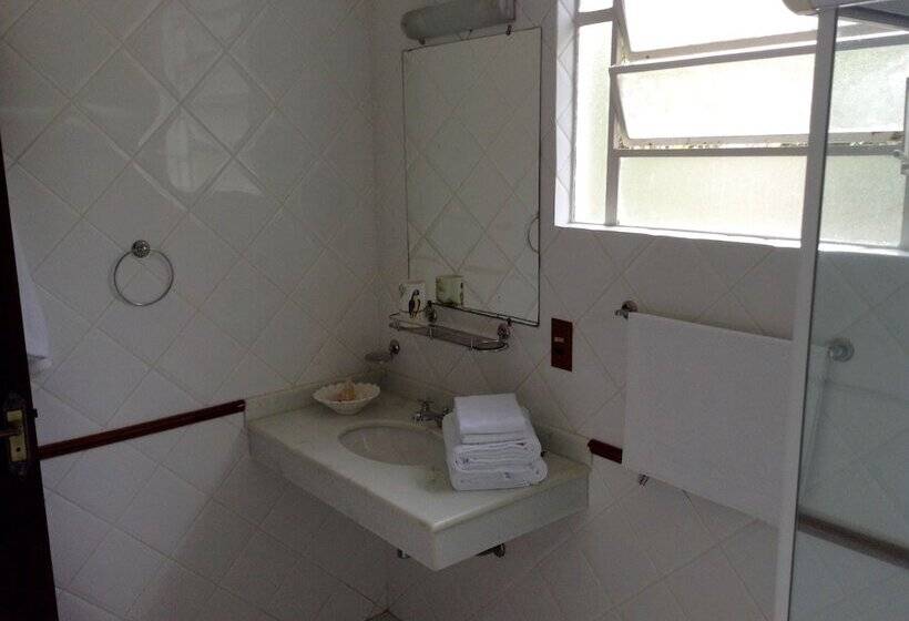 بنسيون Ninho Da Arara