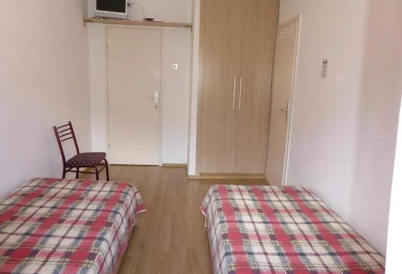 پانسیون Springs Apartments & Rooms