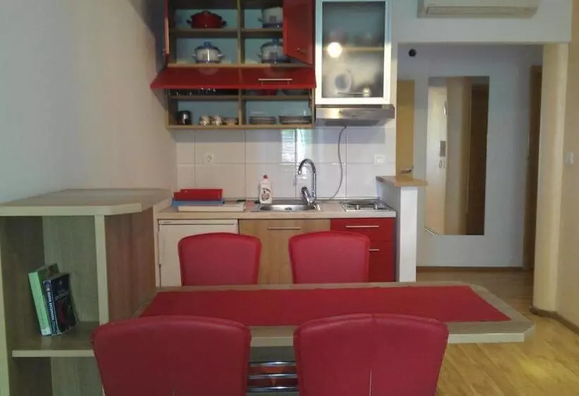 پانسیون Springs Apartments & Rooms