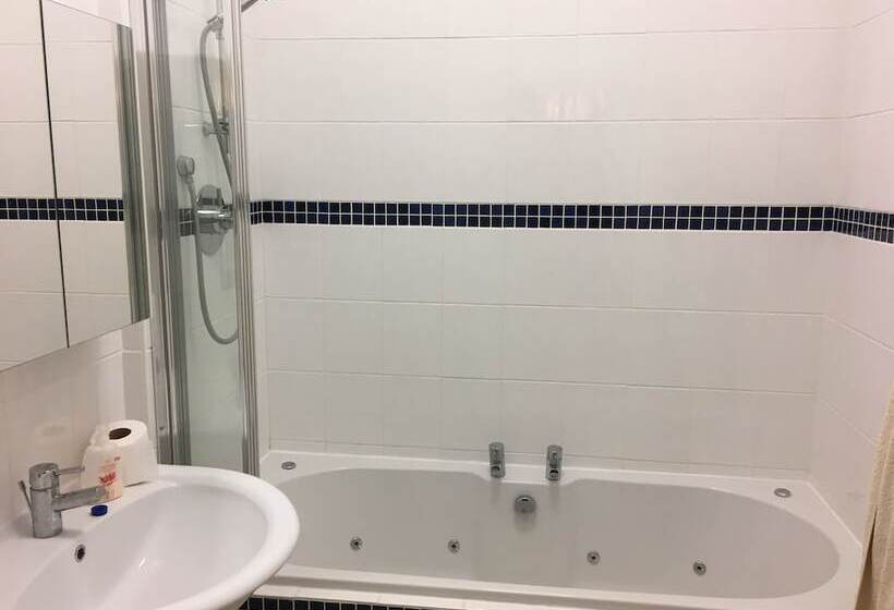 膳宿费 The Grosvenor House