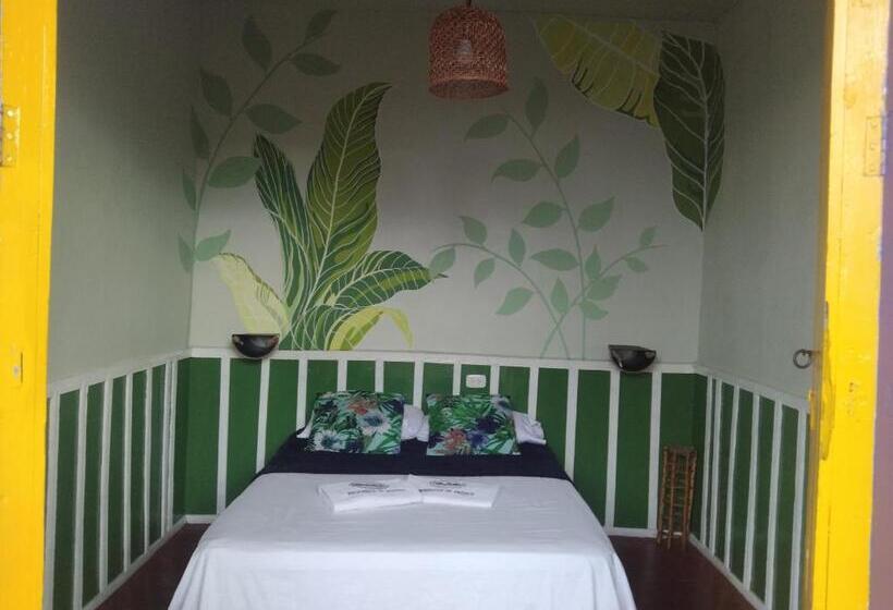 پانسیون Hostal Bremen Jq