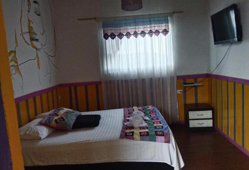 پانسیون Hostal Bremen Jq