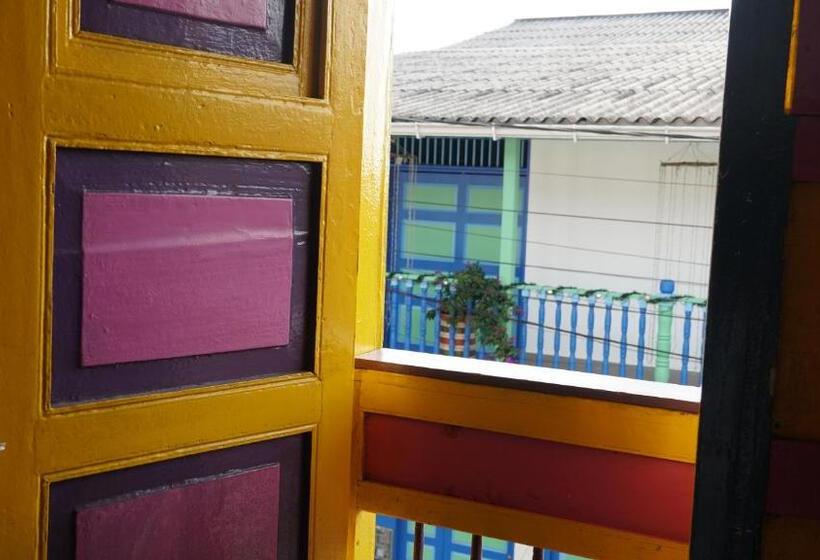 پانسیون Hostal Bremen Jq