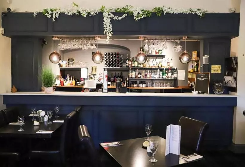 Hostel Ardennan House