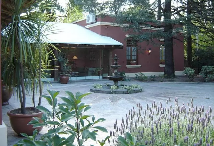 Retkeilymaja Robles De Besares