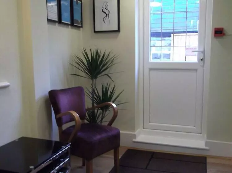 Retkeilymaja The Stag Enfield