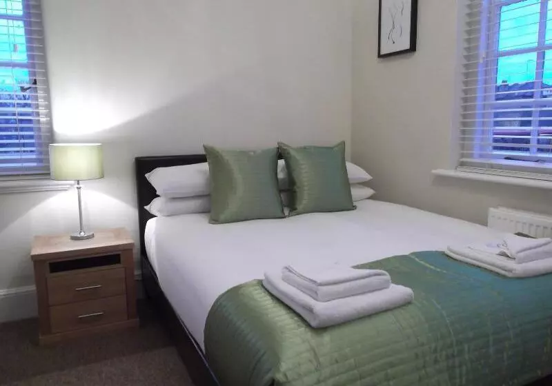 Retkeilymaja The Stag Enfield