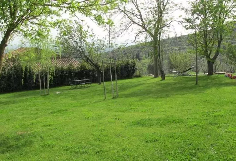 هتل La Casaccia Guelfi