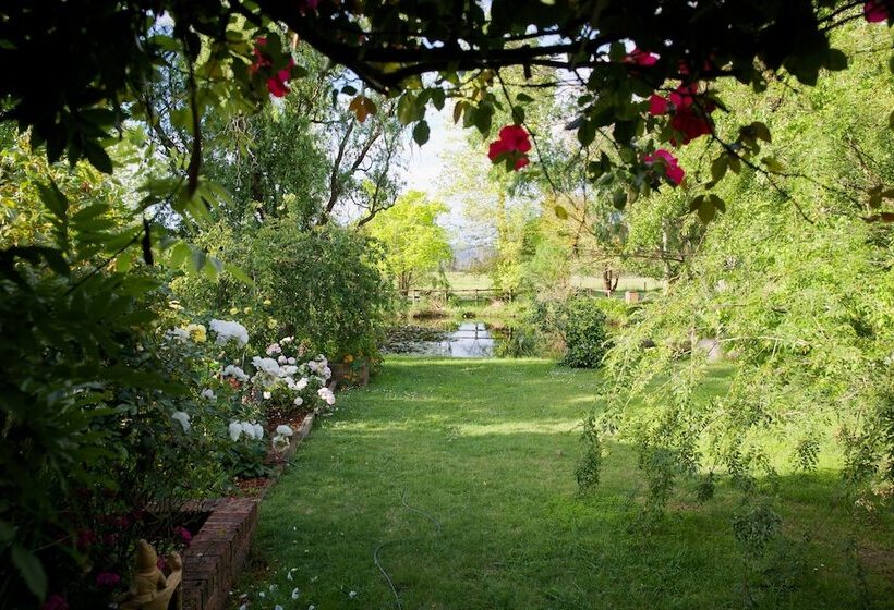 מוטל Holly Lane Mews