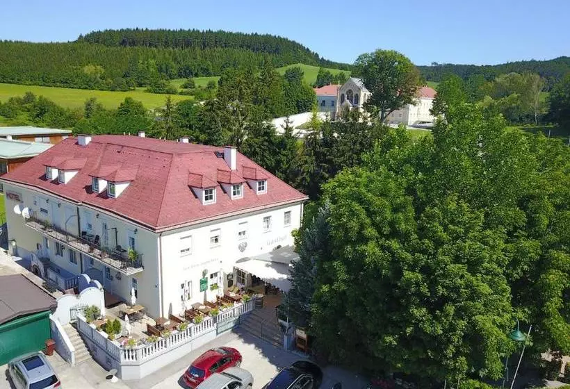 Majatalo Mayerling Adults Only