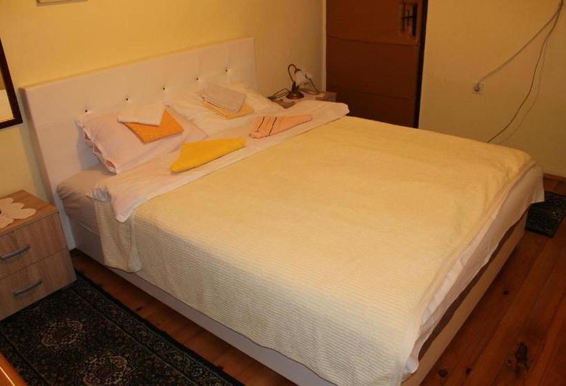 پانسیون Guest Accommodation Bakic