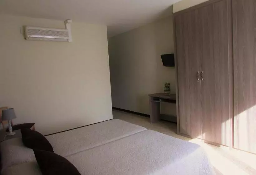 ペンション Hostal Can Bassalis