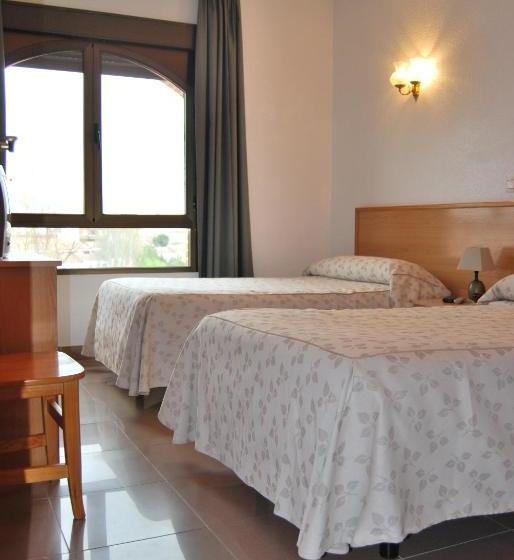 پانسیون Hostal Cazalegas