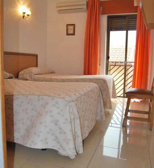 پانسیون Hostal Cazalegas