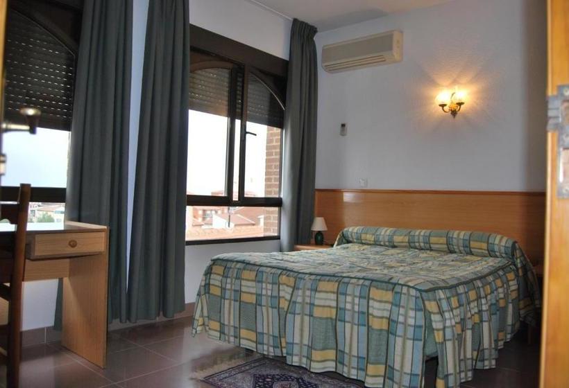 پانسیون Hostal Cazalegas