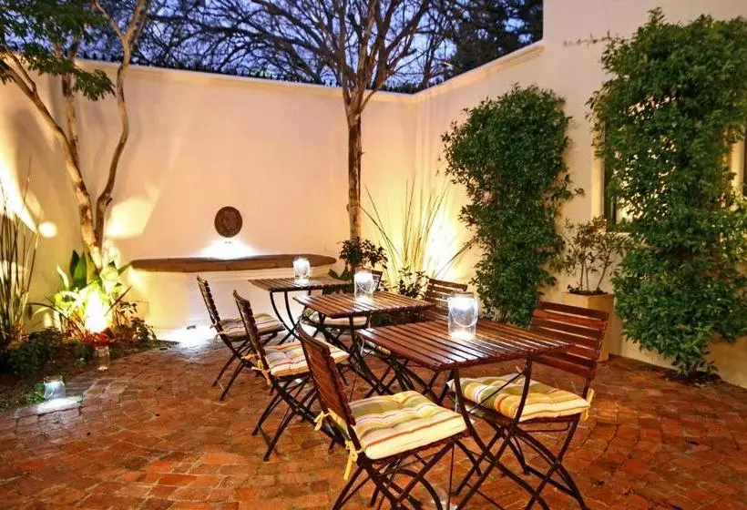 Pension Nine Flowers Guest House