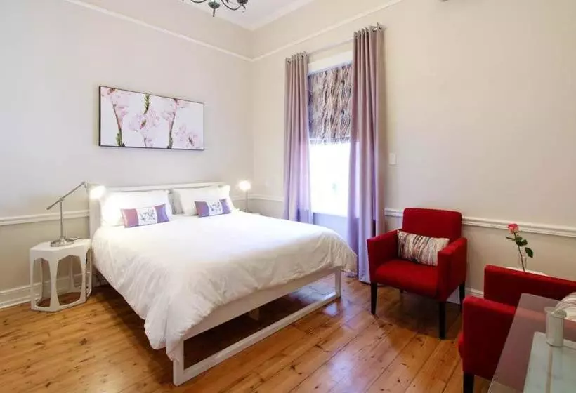 Pension Nine Flowers Guest House