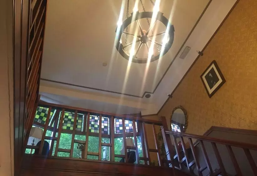 Majatalo Oakfield Lodge Guest House Stockport