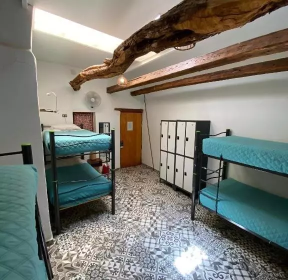 پانسیون Rey Lagarto Hostel