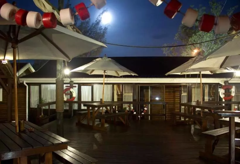 ユースホステル Bay Cove Inn
