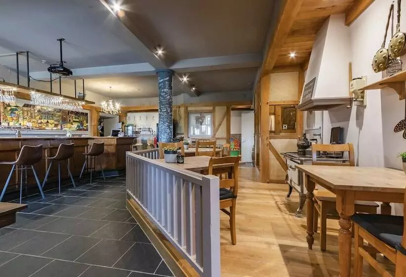 Retkeilymaja De Plank