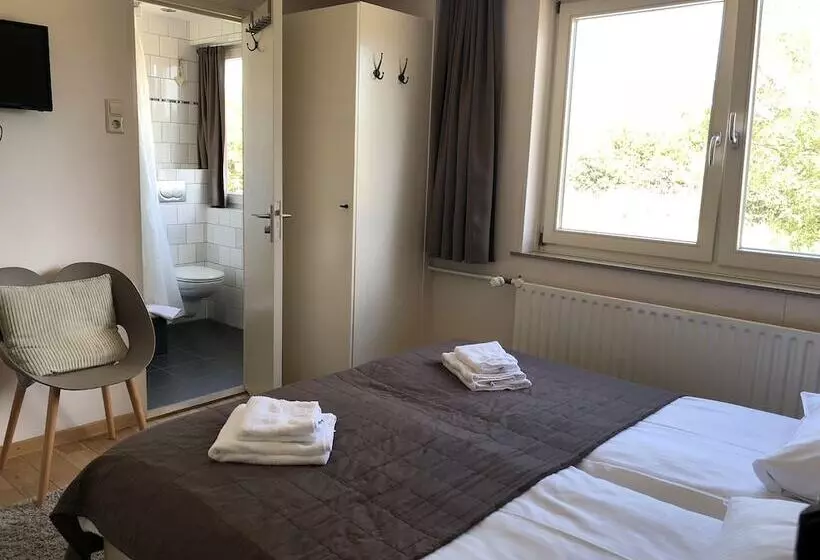 Retkeilymaja De Plank