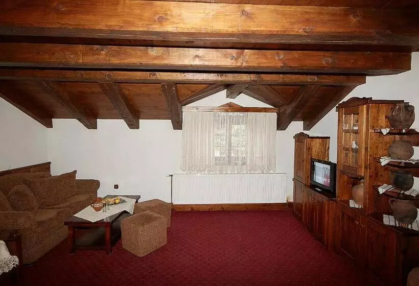 Family Hotel Makedonska Kruchma
